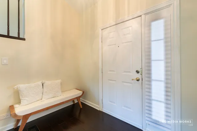 $465,000 | 300 Churchill Lane, Aurora, IL 60504