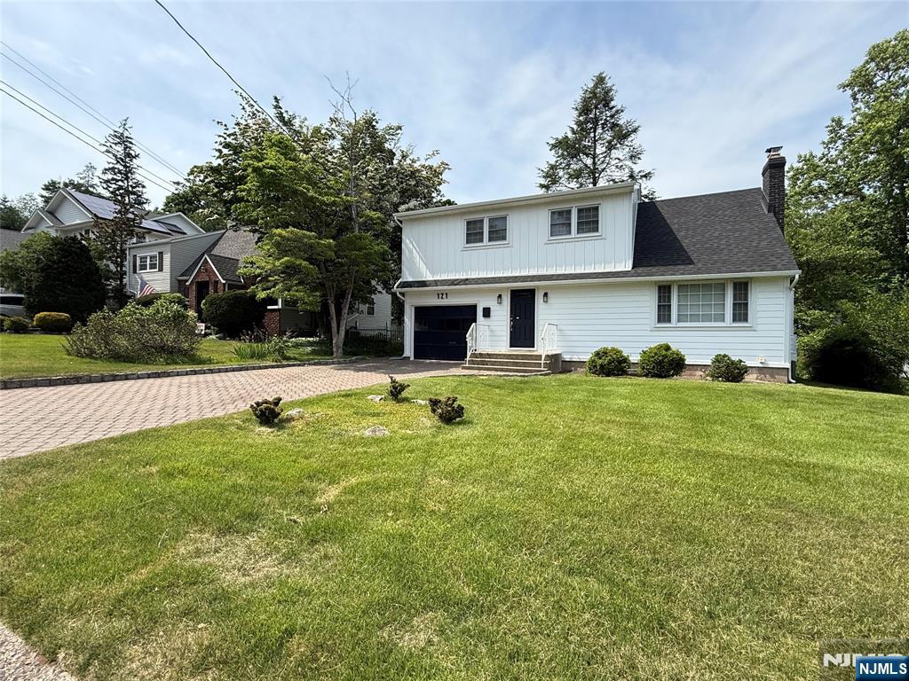 121 Newcomb Road Tenafly, NJ 07670 - Photo 2 of 28
