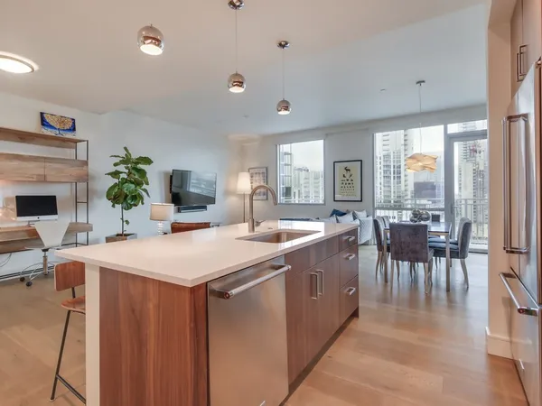 $5,500 | 222 West Avenue, Unit 1313, Austin, TX 78701