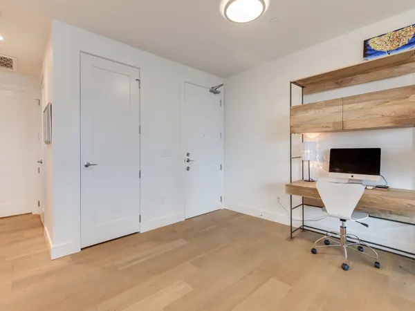 $5,500 | 222 West Avenue, Unit 1313, Austin, TX 78701