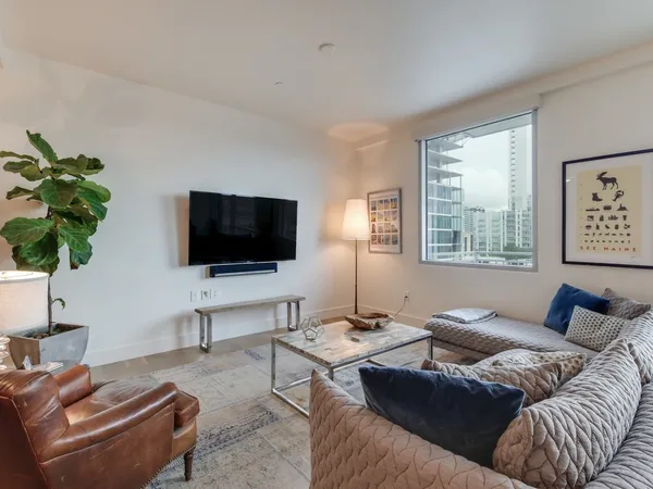 $5,500 | 222 West Avenue, Unit 1313, Austin, TX 78701