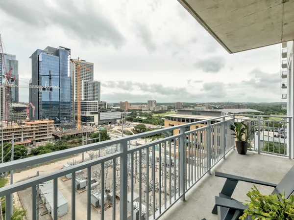 $5,500 | 222 West Avenue, Unit 1313, Austin, TX 78701
