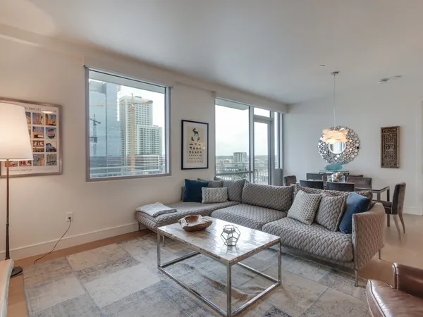 $5,500 | 222 West Avenue, Unit 1313, Austin, TX 78701