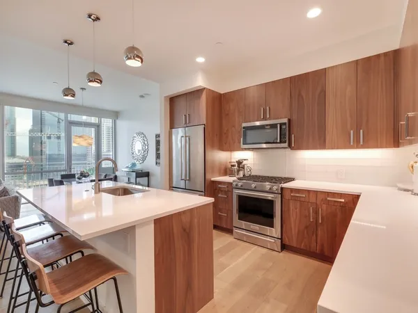 $5,500 | 222 West Avenue, Unit 1313, Austin, TX 78701