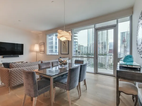 $5,500 | 222 West Avenue, Unit 1313, Austin, TX 78701