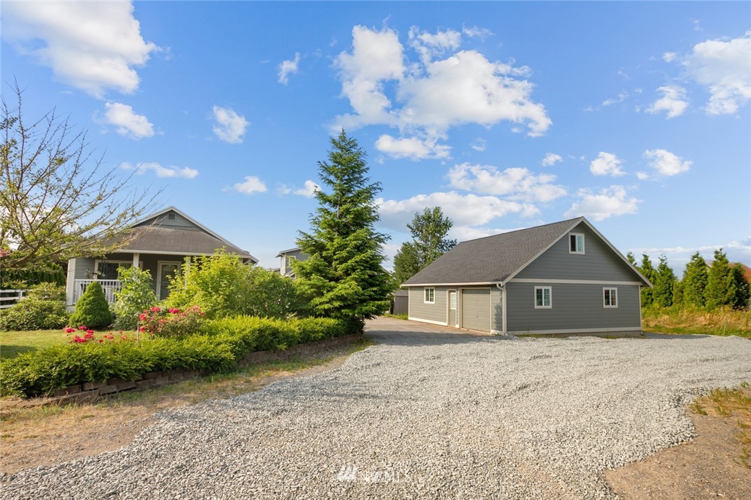 3351 Mountain View Road Ferndale, WA 98248 - Photo 4 of 32