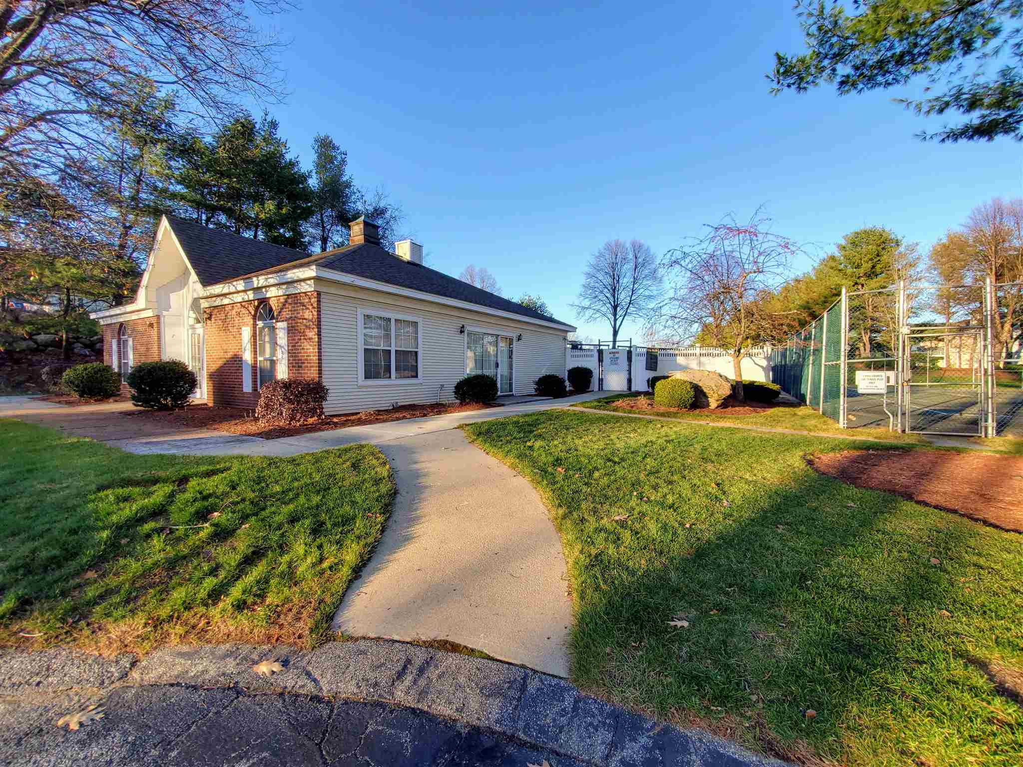 5 Bernards Road, Unit 1 Merrimack, NH 03054 - Photo 2 of 20