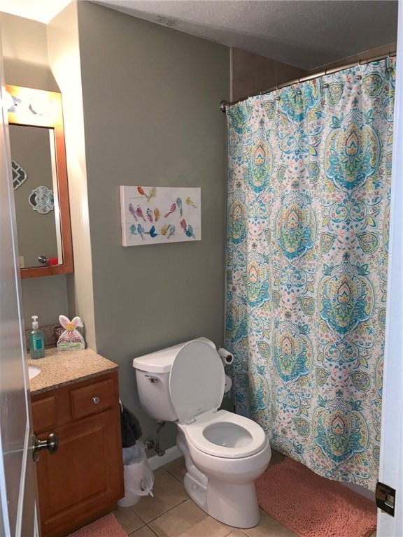 400 New River Road, Unit 305 Lincoln, RI 02838 - Photo 5 of 6 FULL BATH WITH TUB & SHOWER