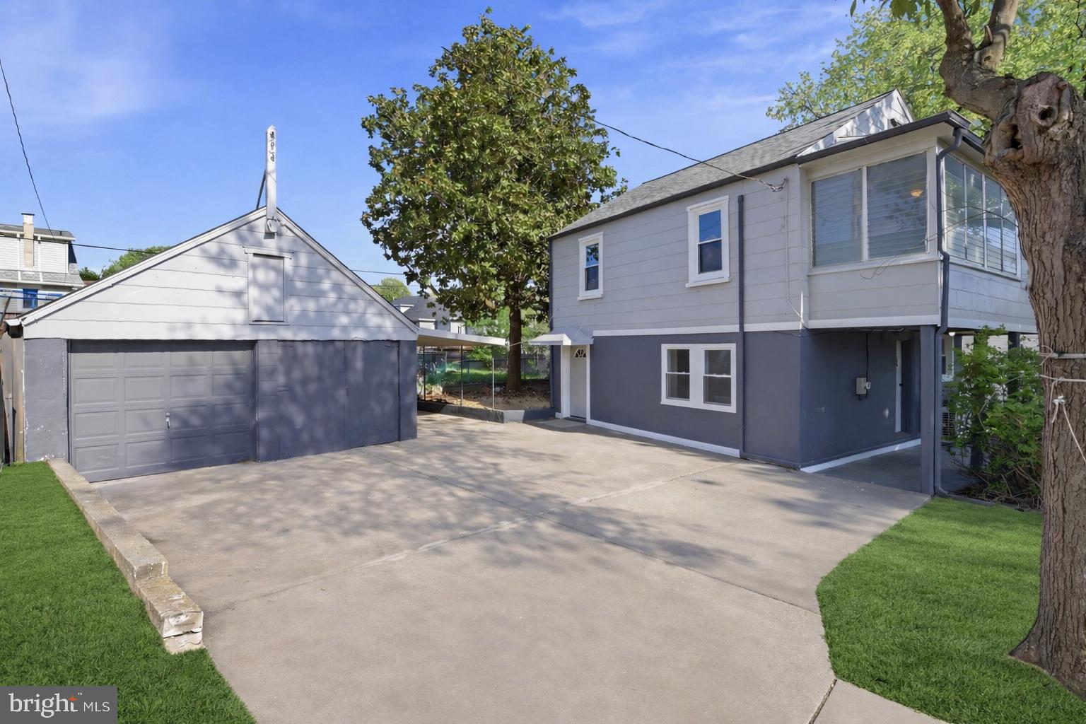 525 45th Street Baltimore, MD 21224 - Photo 2 of 36 Garage Leading to Front Door