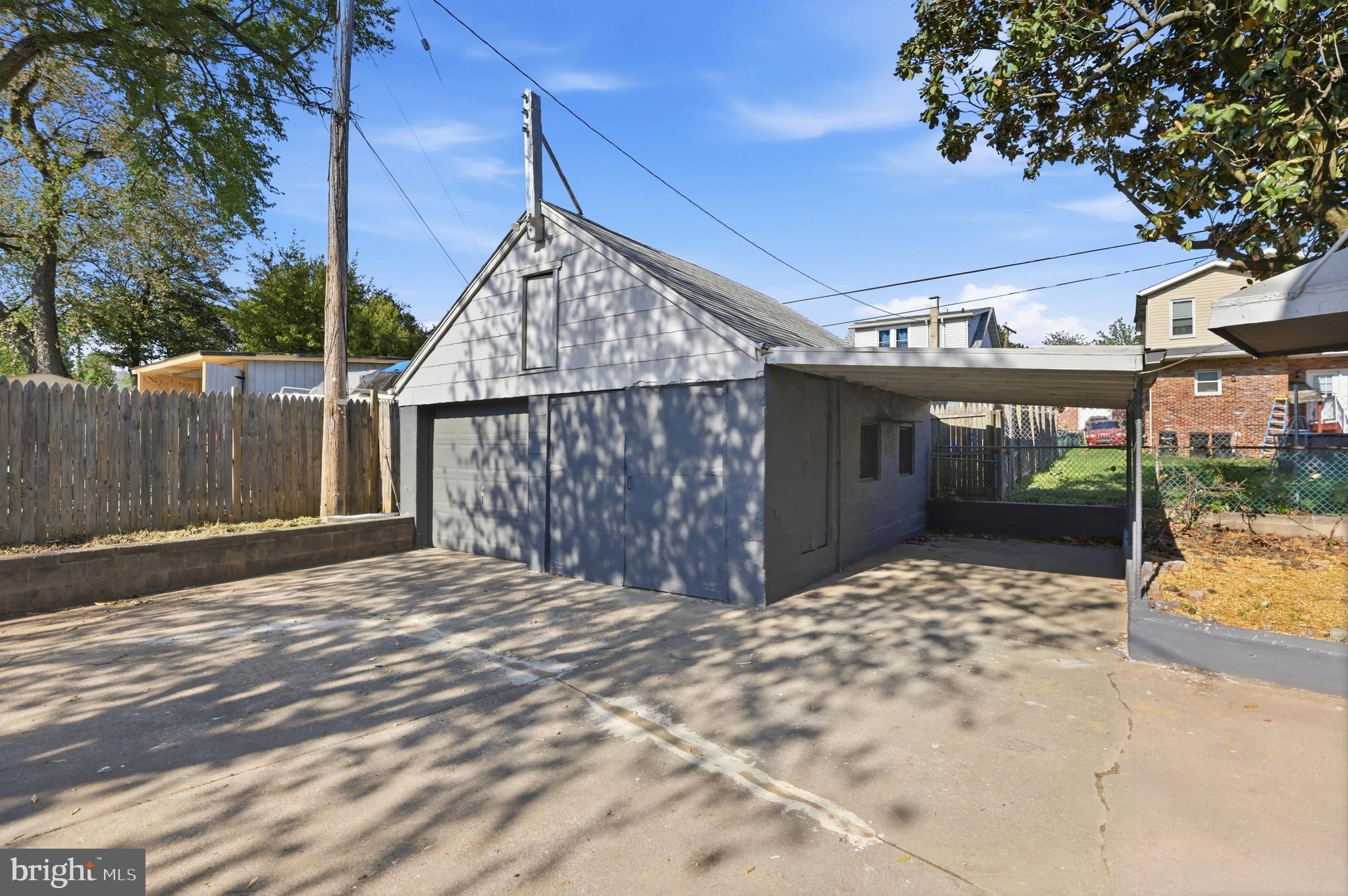525 45th Street Baltimore, MD 21224 - Photo 28 of 36 Garage and Carport