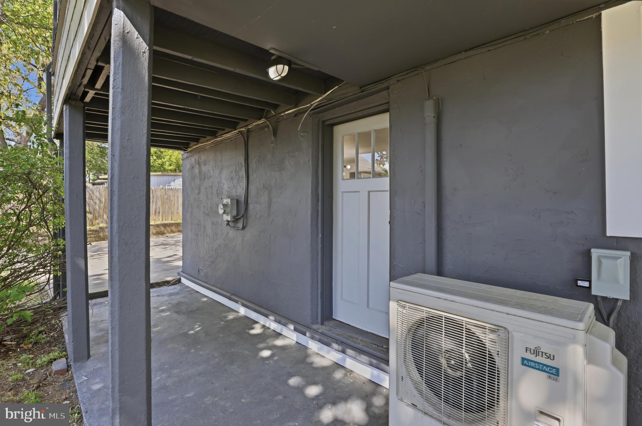 525 45th Street Baltimore, MD 21224 - Photo 31 of 36 Side Door