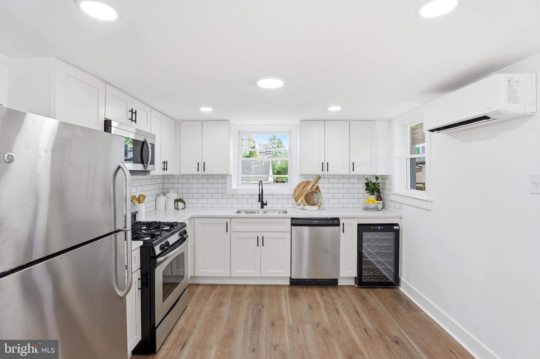 525 45th Street Baltimore, MD 21224 - Photo 9 of 36 Large Kitchen