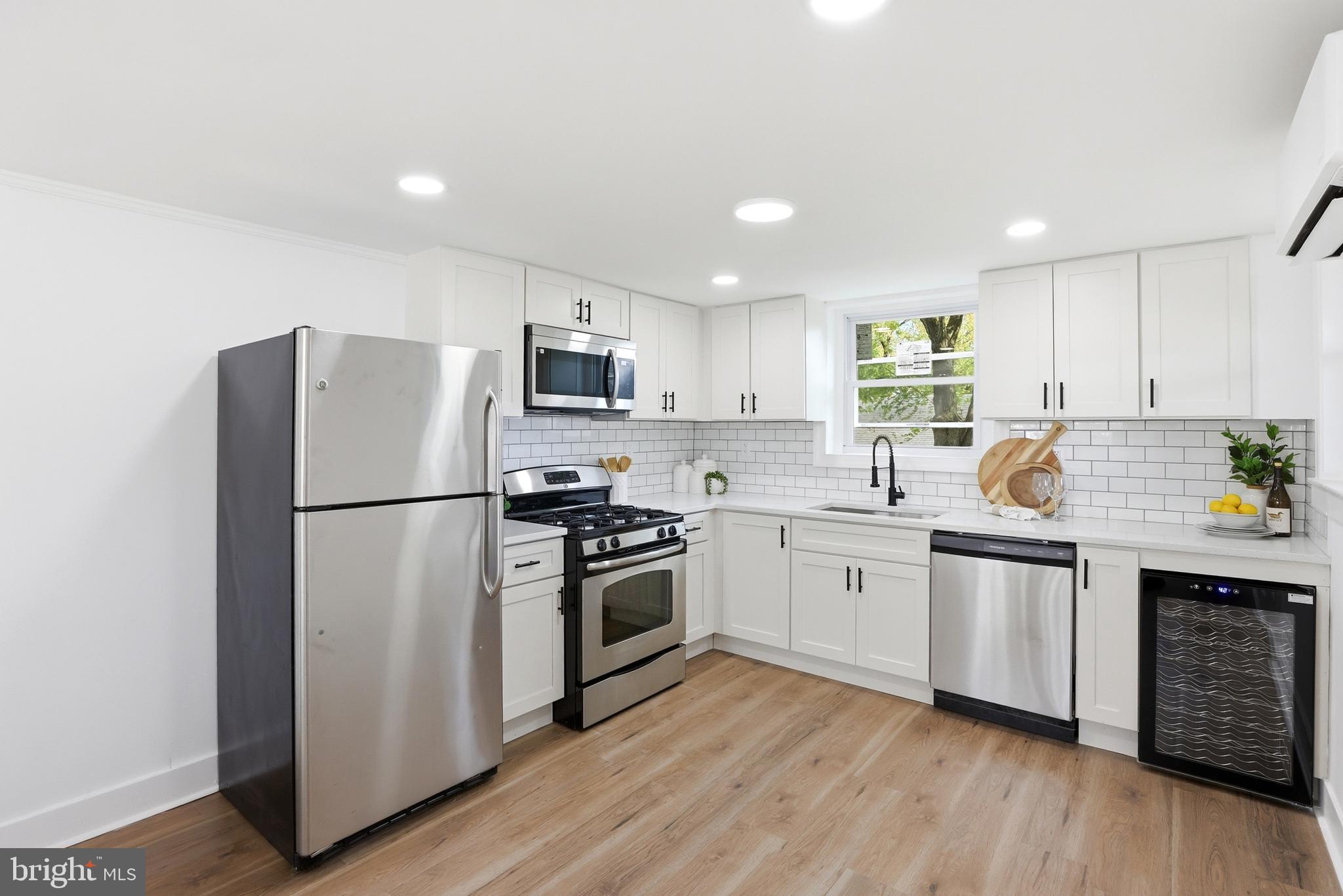 525 45th Street Baltimore, MD 21224 - Photo 10 of 36 Large Kitchen