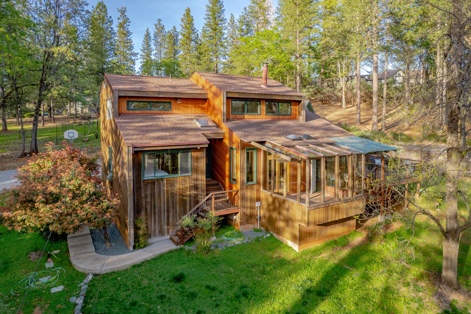 18370 Norlene Way Grass Valley, CA 95949 - Photo 30 of 46 front view of a house with a yard