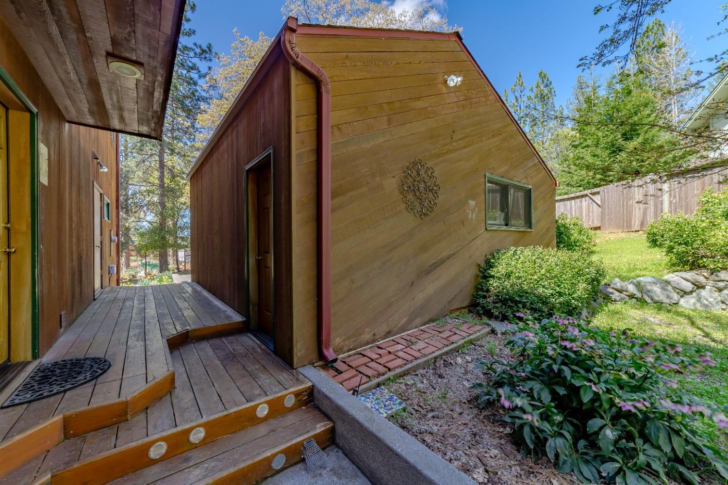 18370 Norlene Way Grass Valley, CA 95949 - Photo 39 of 46 a backyard of a house