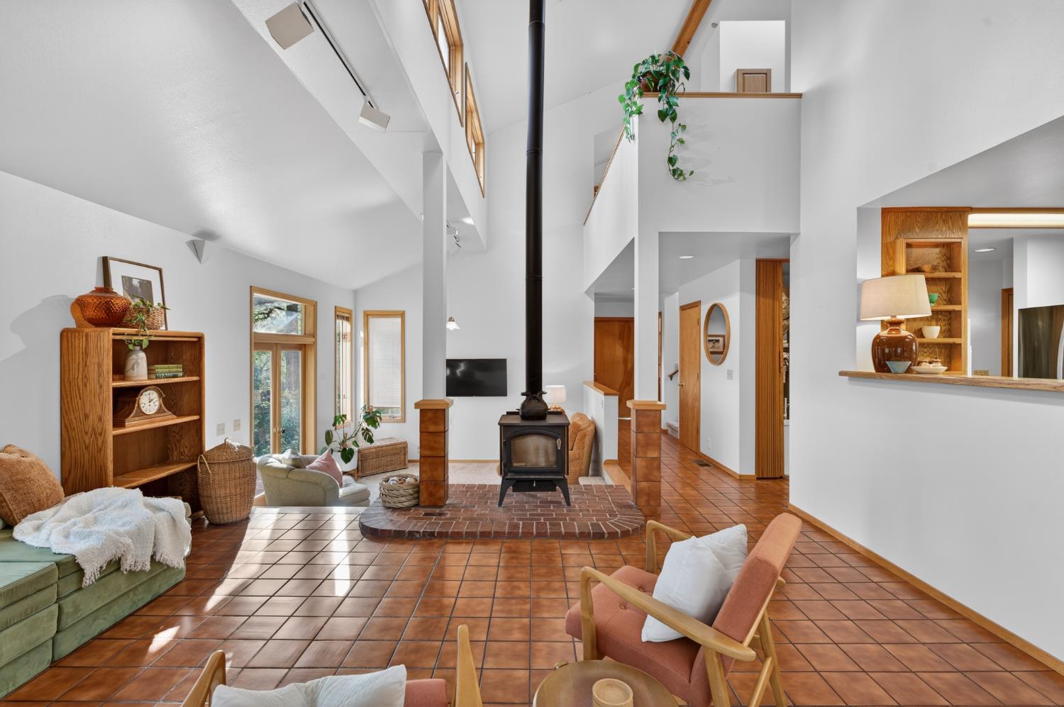 18370 Norlene Way Grass Valley, CA 95949 - Photo 4 of 46 a living room with furniture