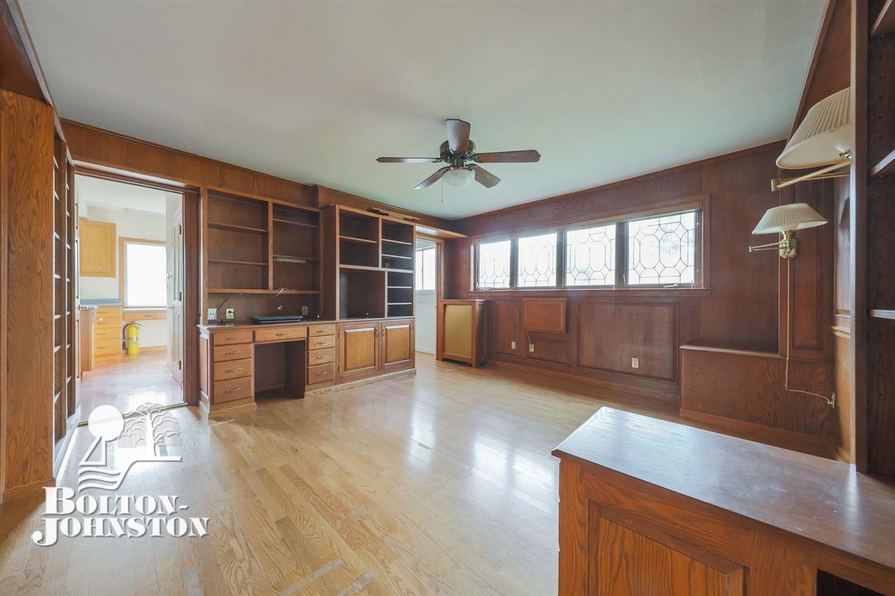 1175 Bishop Road Grosse Pointe, MI 48230 - Photo 26 of 53 31373555-25.JPG
