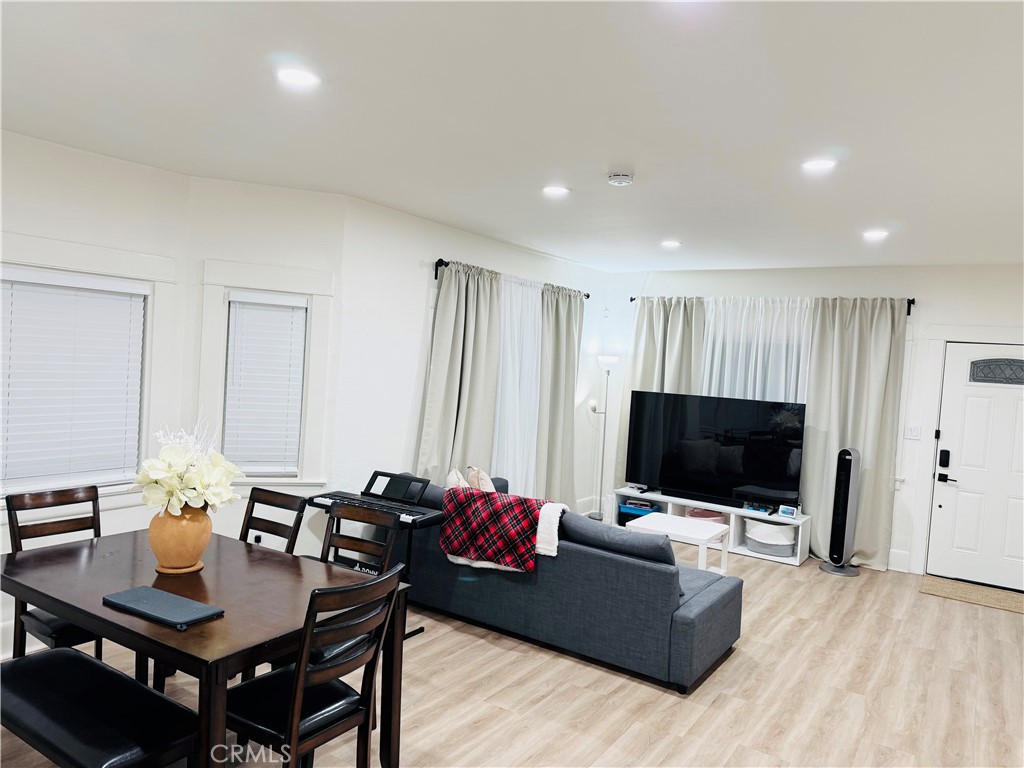 873 North Towne Avenue Pomona, CA 91767 - Photo 11 of 21