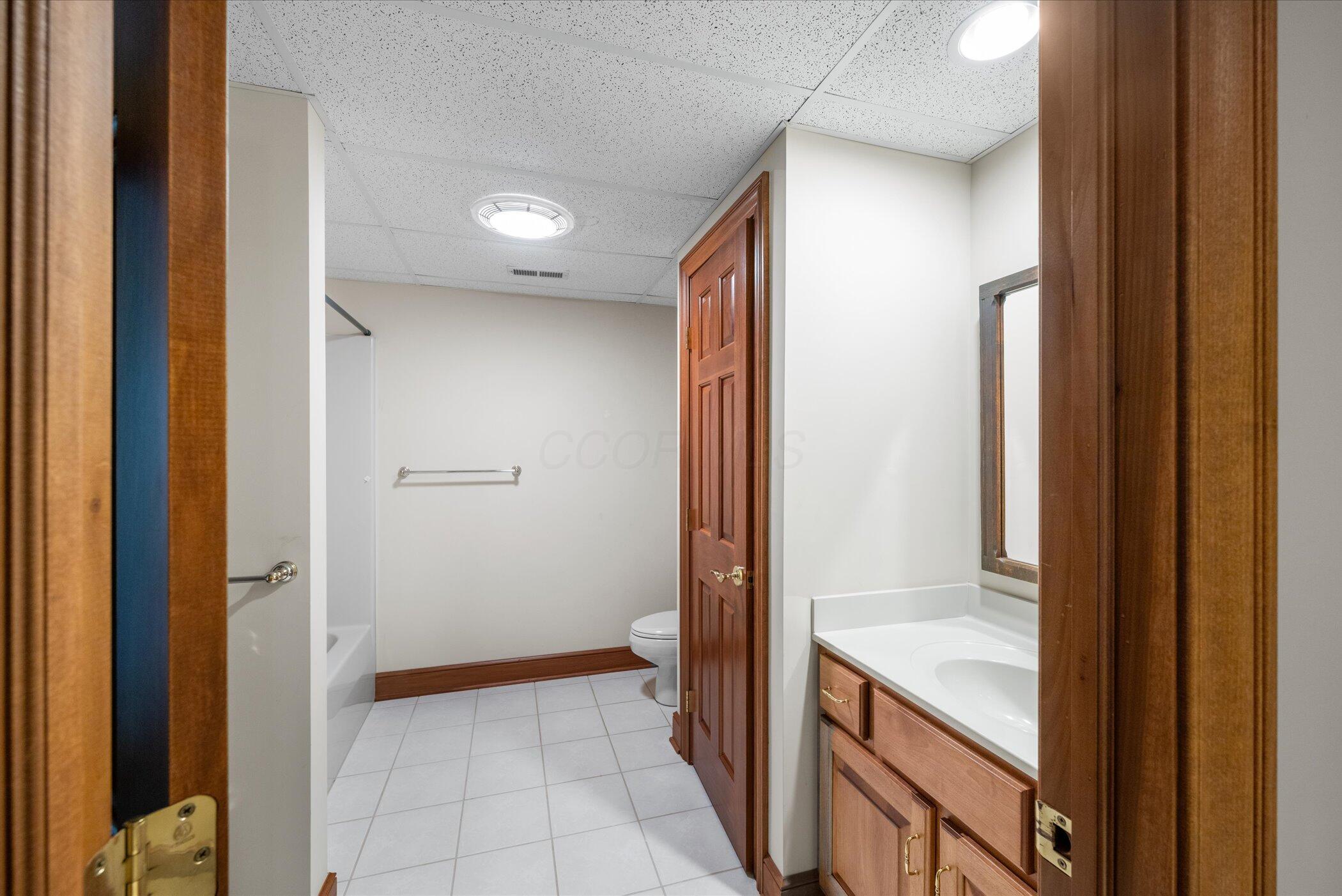 18261 Boerger Road Marysville, OH 43040 - Photo 73 of 94 Full Bath in basement with access from bedroom and hall