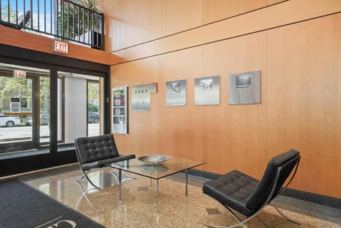 $155,000 | 4343 North Clarendon Avenue, Unit 1408, Chicago, IL 60613