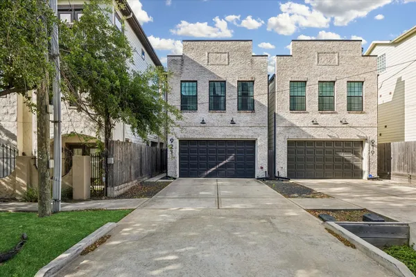 $4,200 | 921 West 21st Street, Houston, TX 77008