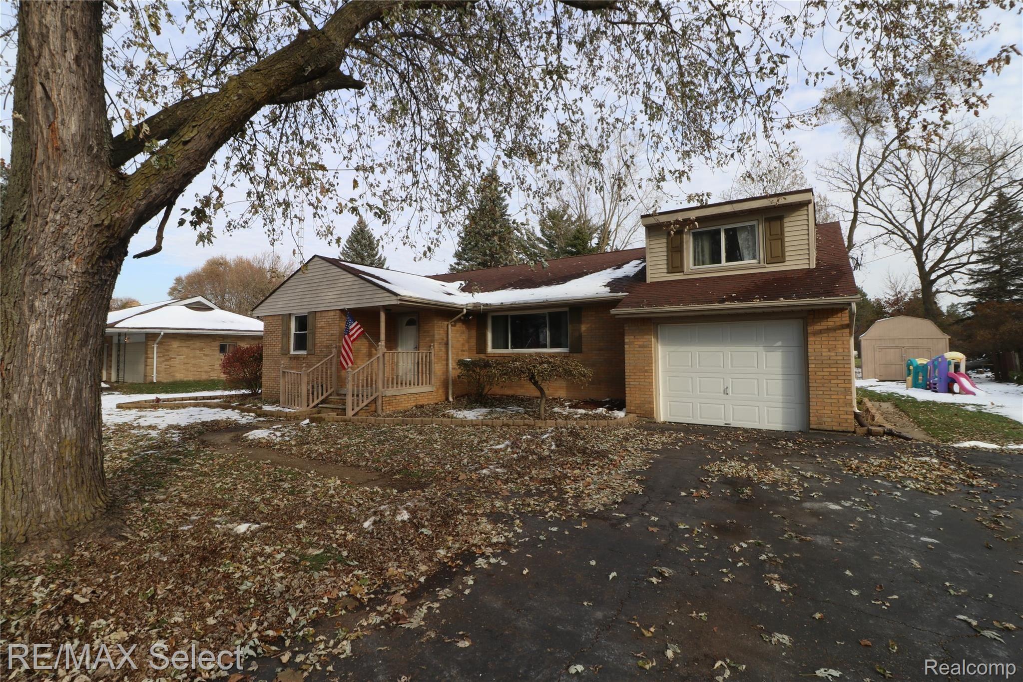 3014 Covert Road Flint, MI 48506 - Photo 2 of 23 IMG_9876.JPG