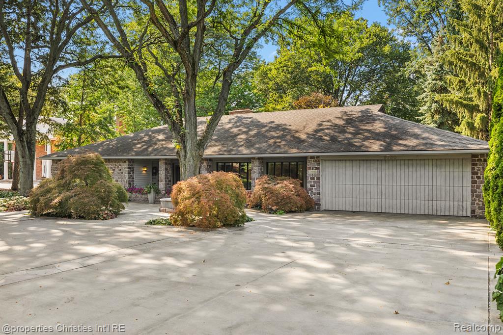 9730 Allen Road Allen Park, MI 48101 - Photo 3 of 98 Gallery Image 3