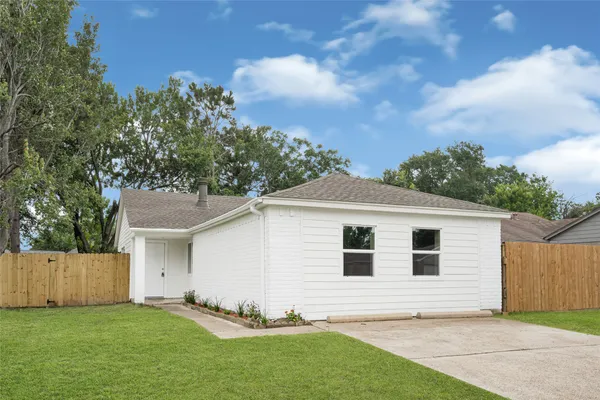 $224,500 | 5314 Gayla Lane, Baytown, TX 77521