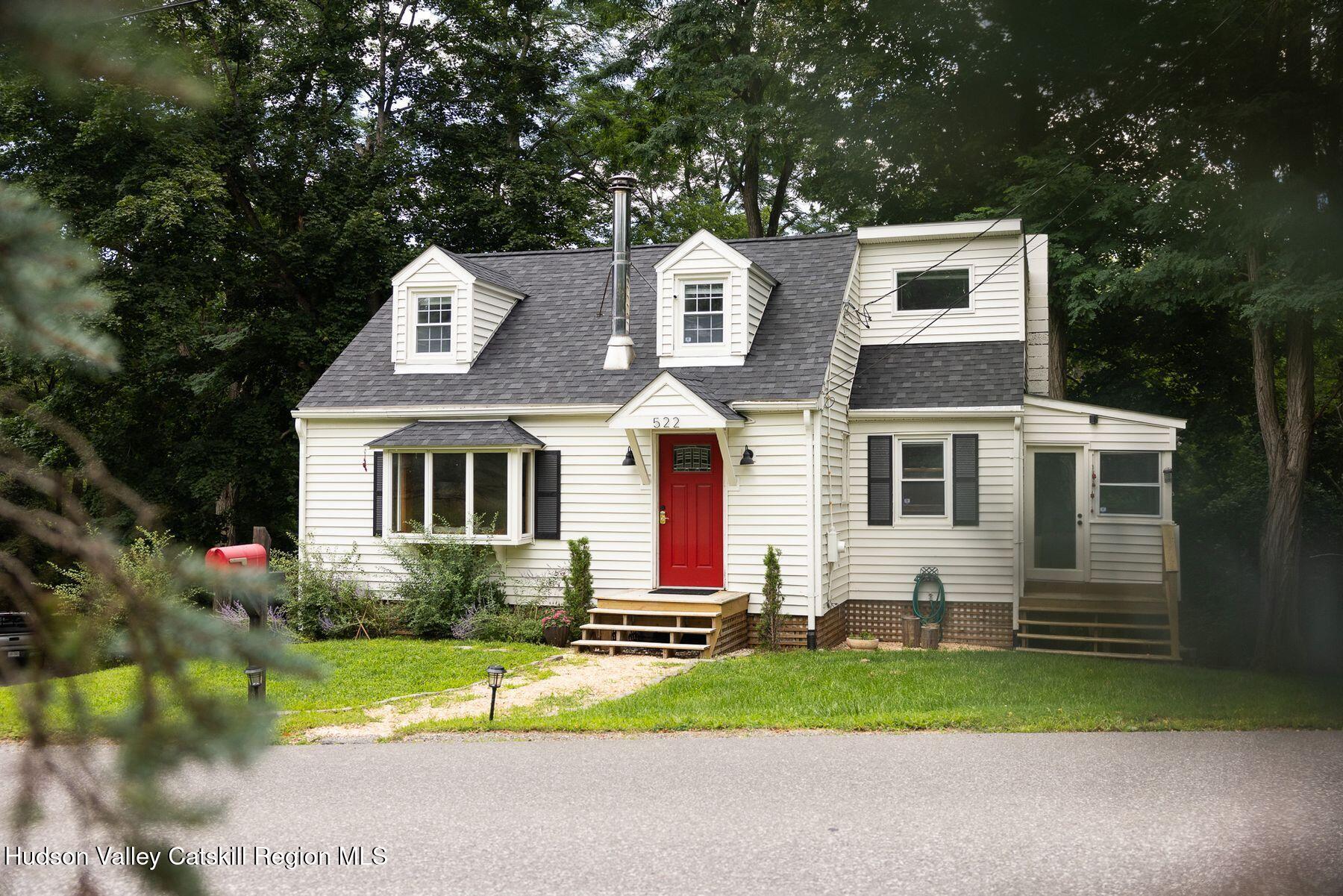 522 Roxbury Road Hudson, NY 12534 - Photo 1 of 30 photo_online_001