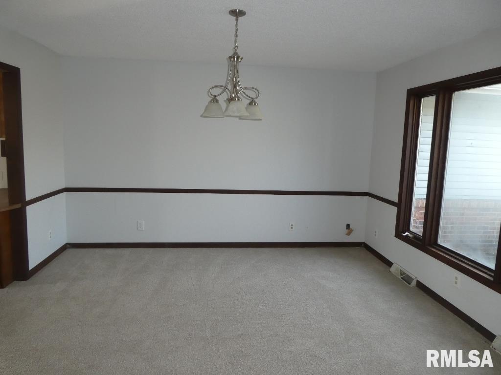 2714 Tozer Road Springfield, IL 62707 - Photo 3 of 30