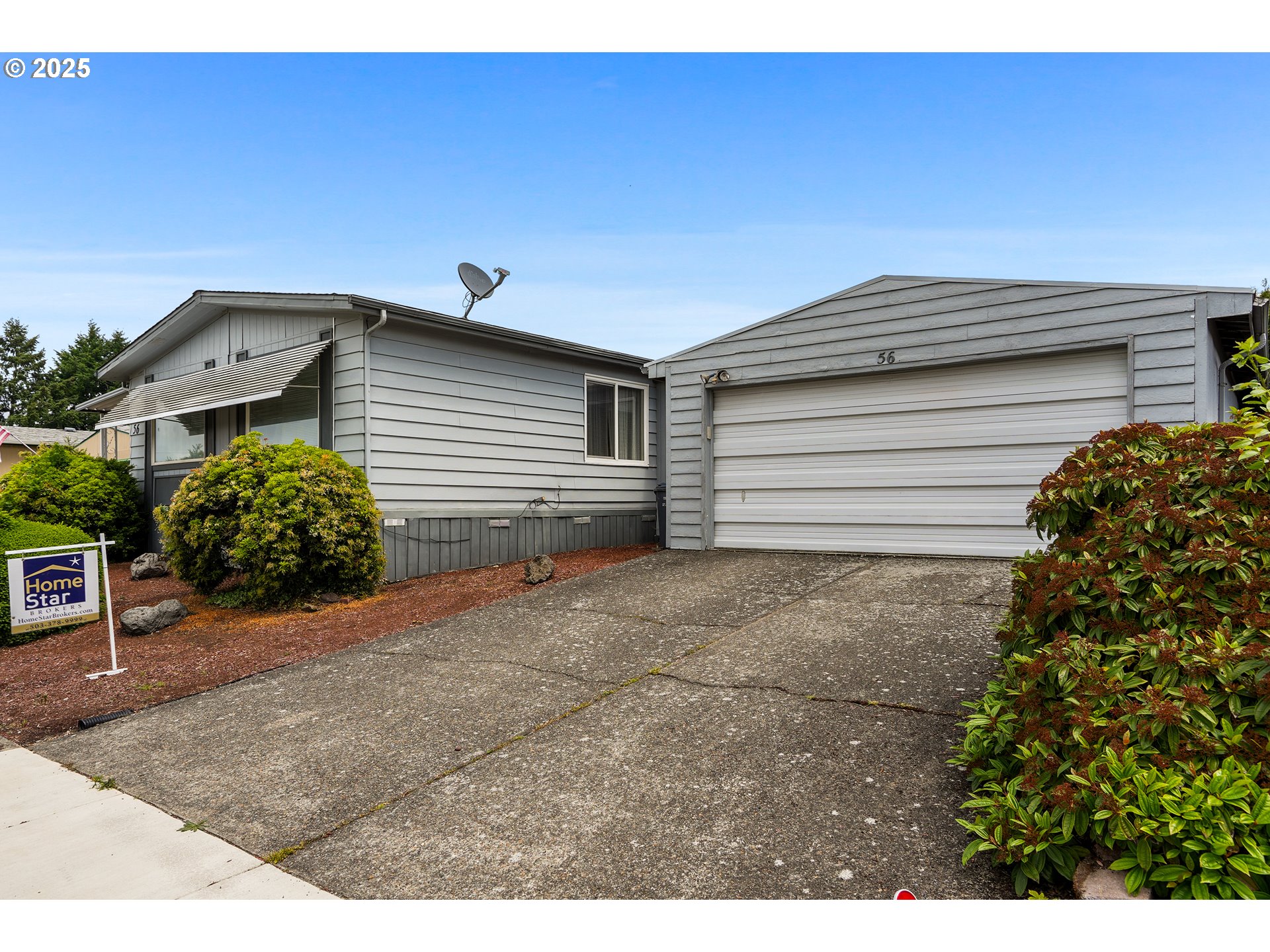 1055 Lockhaven Drive North Keizer, OR 97303 - Photo 3 of 30 a view of entryway of house