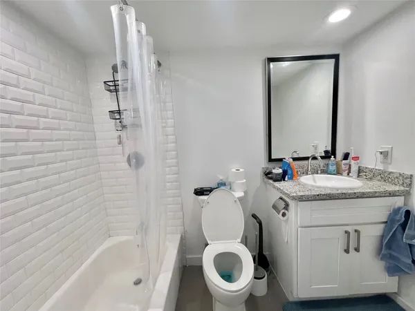 $1,350 | 412 Pacific Street, Unit 12E, Houston, TX 77006