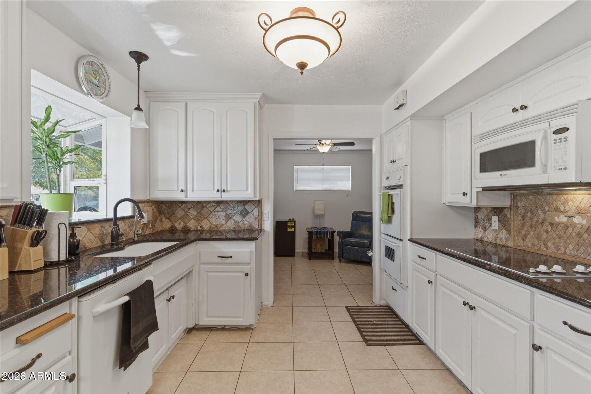 940 East Berridge Lane Phoenix, AZ 85014 - Photo 14 of 30 940 E Berridge Ln