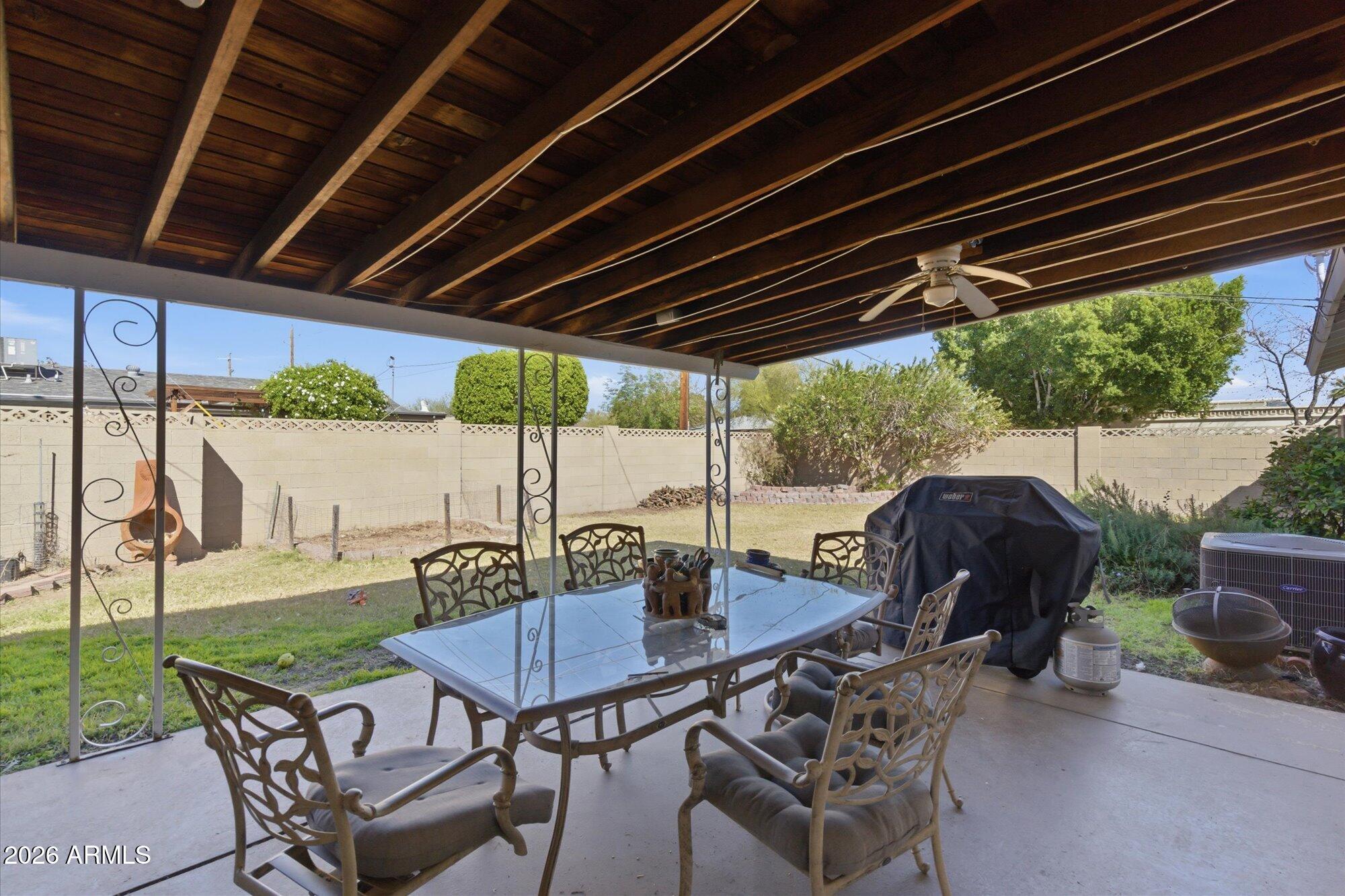 940 East Berridge Lane Phoenix, AZ 85014 - Photo 7 of 30 940 E Berridge Ln