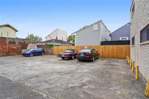 $199,900 | 718 Frenchmen Street, Unit 8, New Orleans, LA 70116