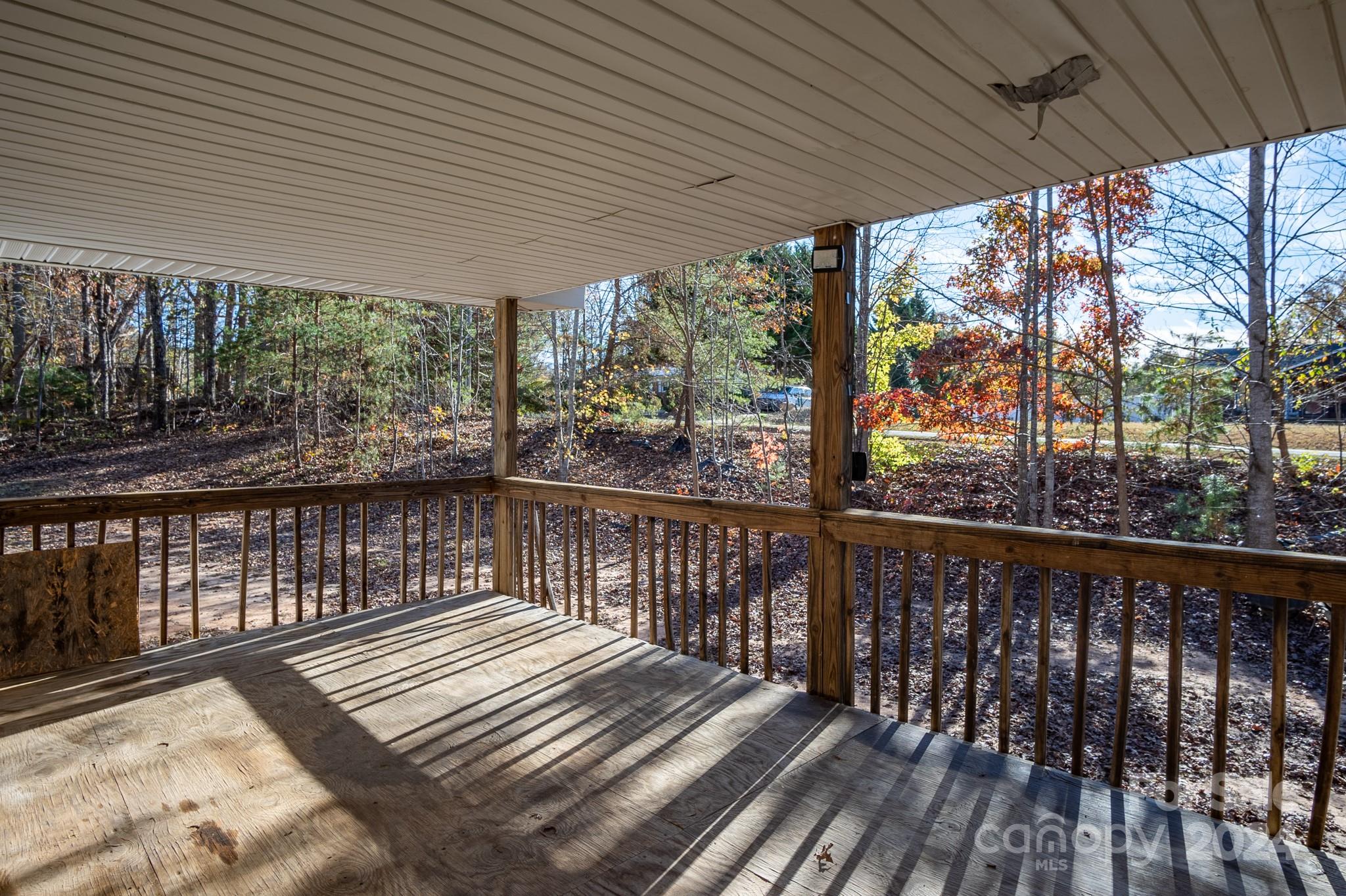 5107 Scott Road Morganton, NC 28655 - Photo 3 of 34