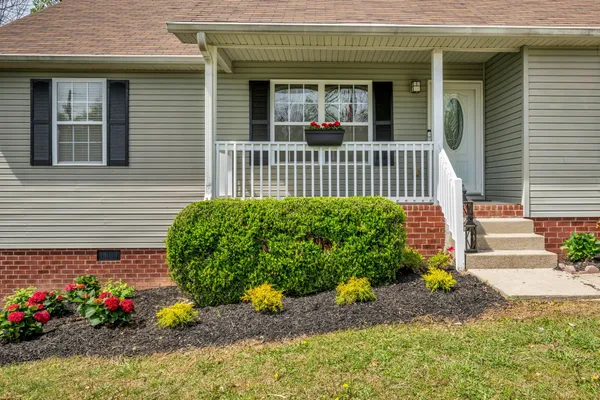 $413,900 | 504 Hunter Court, White Bluff, TN 37187