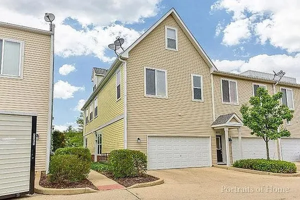 $2,500 | 1693 Town Center Street, Unit 1693, Aurora, IL 60504