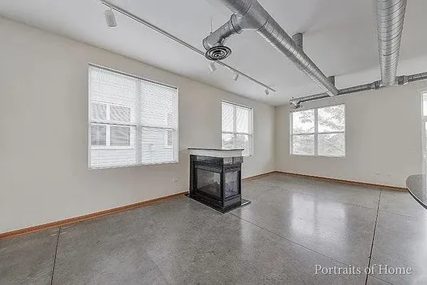 $2,500 | 1693 Town Center Street, Unit 1693, Aurora, IL 60504