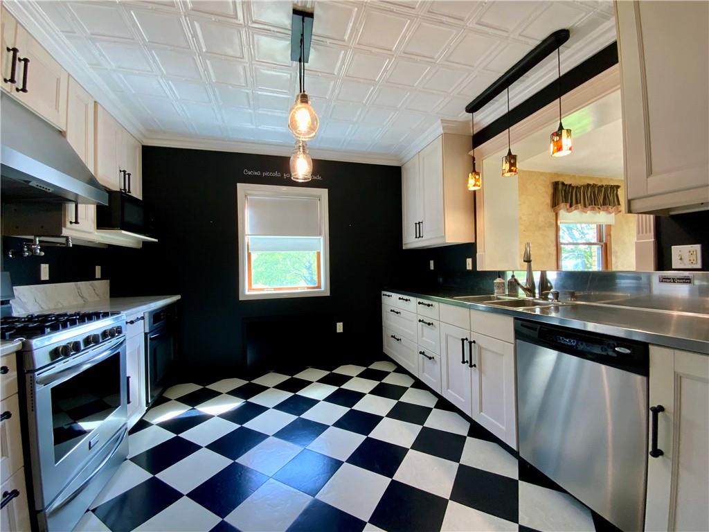629 Ridge Road Ambridge, PA 15003 - Photo 9 of 38 Look at this kitchen!