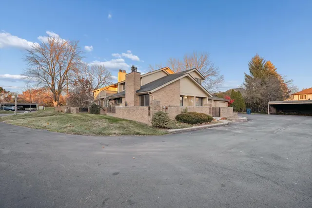 $250,000 | 1525 South Hill Boulevard, Bloomfield Hills, MI 48304