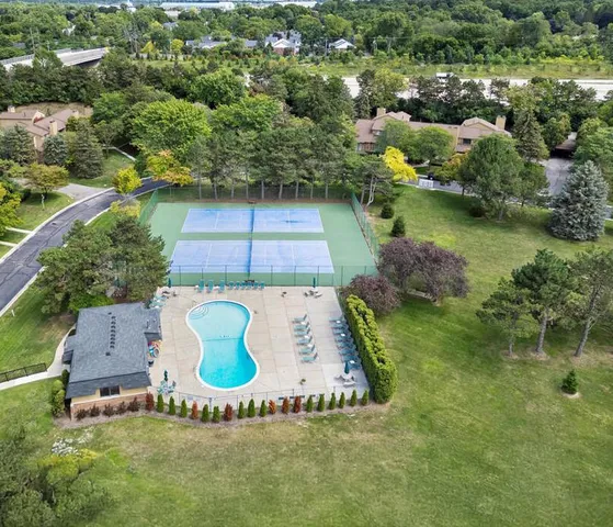 $250,000 | 1525 South Hill Boulevard, Bloomfield Hills, MI 48304