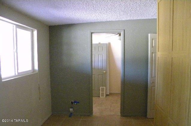 8301 East Rolling Ridge Street Tucson, AZ 85710 - Photo 6 of 35 Gallery Image 6