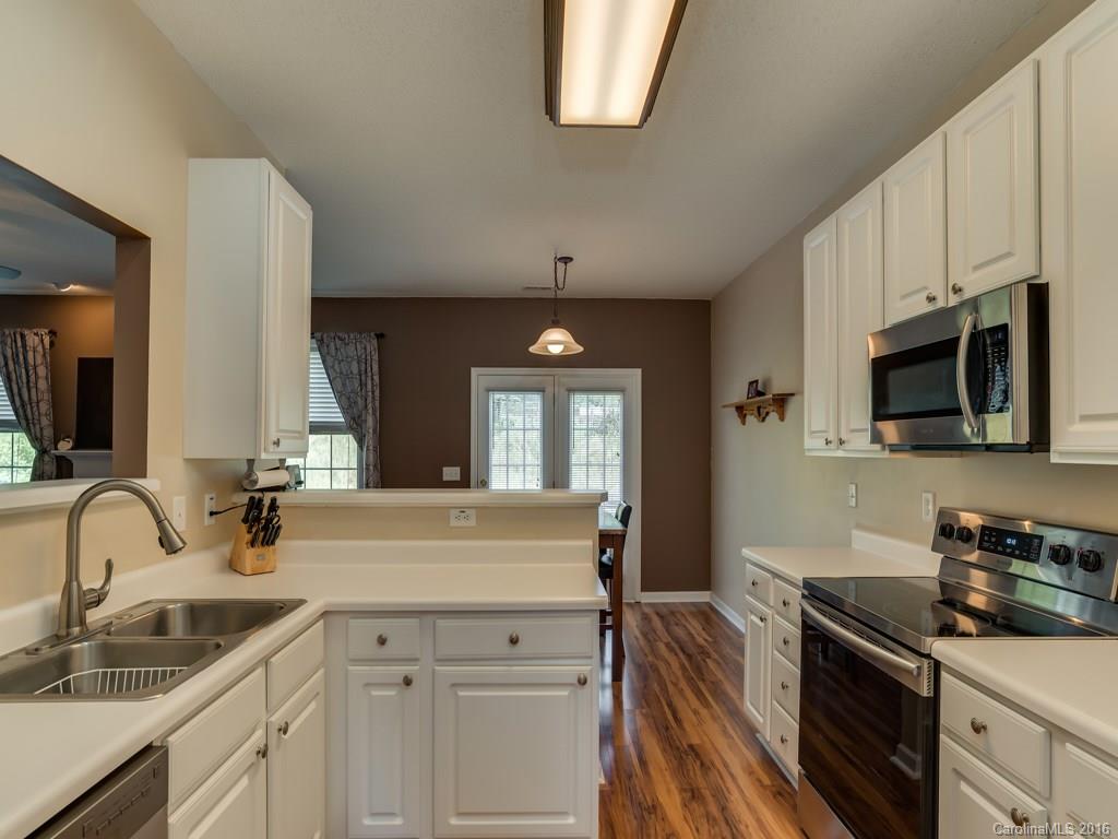 62 Woodfern Road Fletcher, NC 28732 - Photo 4 of 24