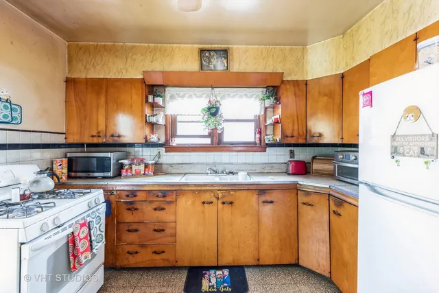 $225,000 | 5028 156th Street, Oak Forest, IL 60452