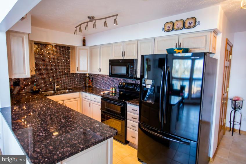 529 Busbees Point Road Bumpass, VA 23024 - Photo 11 of 25 Kitchen