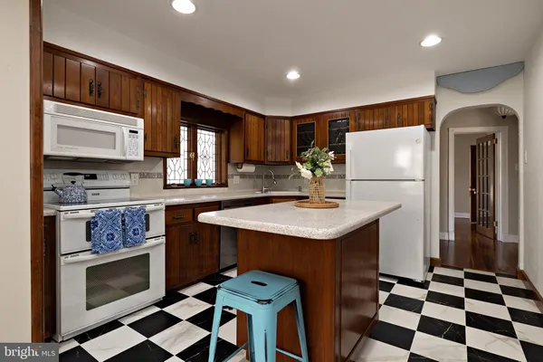 $3,850 | 1636 West High Street, Haddon Heights, NJ 08035