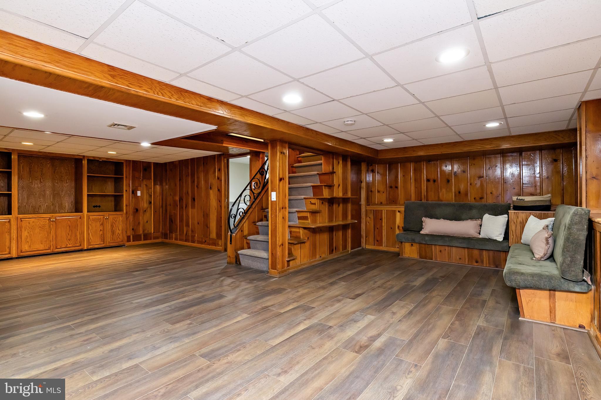1636 West High Street Haddon Heights, NJ 08035 - Photo 43 of 64 Built-in entertainment unit