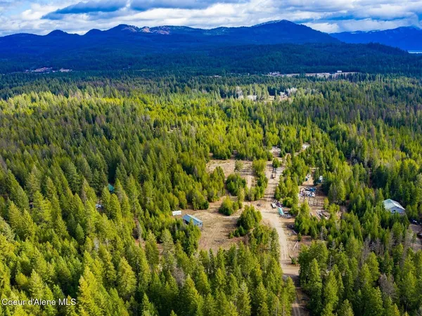 $499,900 | 49 Zig Zag Way, Athol, ID 83801