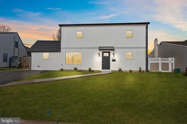 $484,000 | 261 Northpark Drive, Levittown, PA 19054